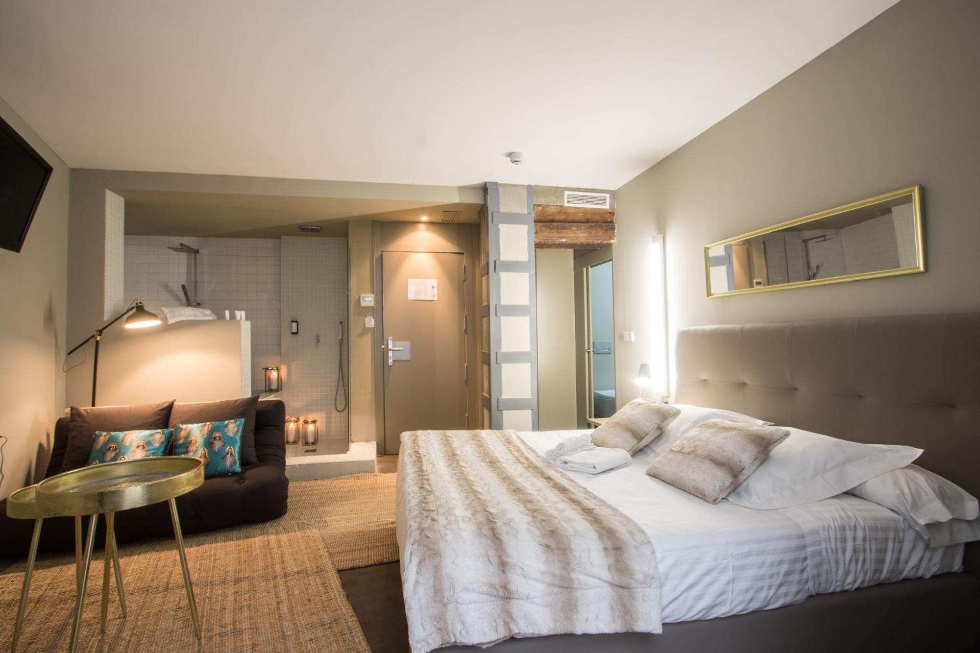 Large Double Room
