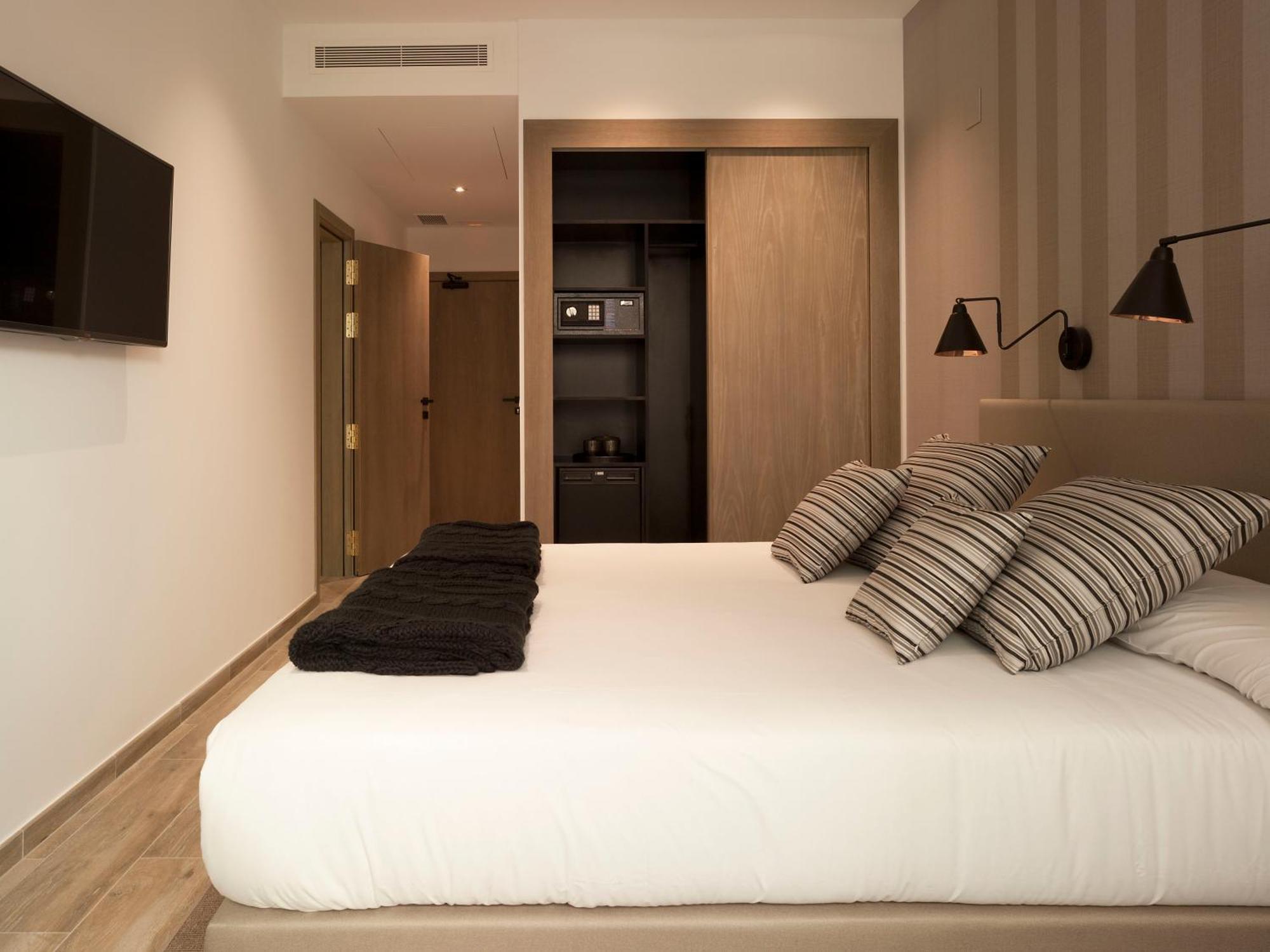 Budget Double or Twin Room,397218693:JPEG